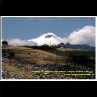 12639 036 Quito Blick vom Panecillo Cotopaxi Ecuador 2006.jpg